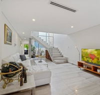 Luxurious New House Hidden Near Central CBD - Accommodation Bookings