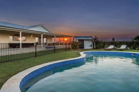 Your Luxury Escape Byron Sunset Breeze - Accommodation Bookings 4