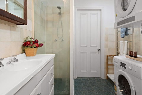 Coachhouse On The Beach - Accommodation Bookings 4
