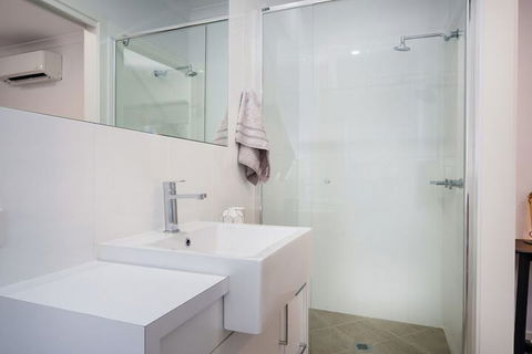 Albury Yalandra Apartment 1 - Accommodation Bookings 3