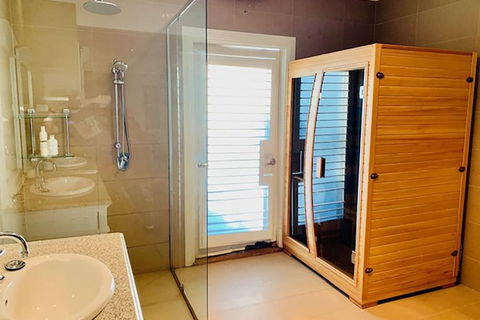 Grand Gippsland Home Sleeps Up To 28 - Accommodation Bookings 5