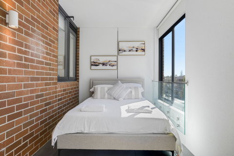 HomeHotel Brand New Ultra Luxe Apartment - Accommodation Bookings 1