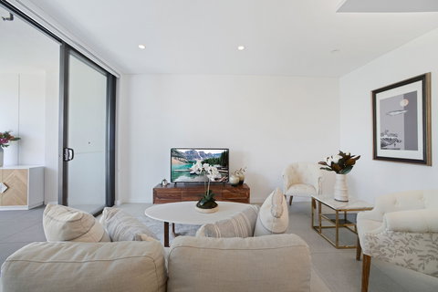 HomeHotel Brand New Ultra Luxe Apartment - Accommodation Bookings 4