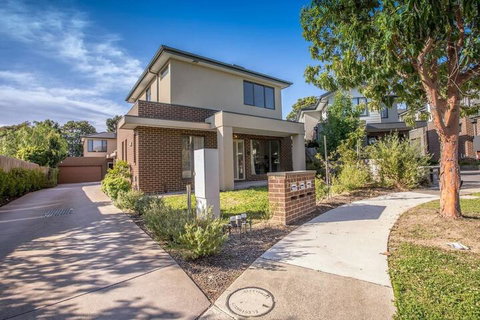 70 Greenbell Doncaster - Accommodation Bookings 1