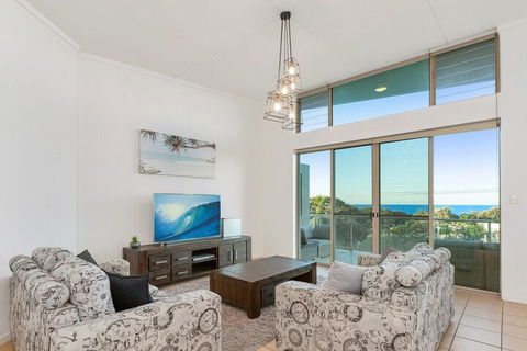 EXCLUSIVE OCEAN VIEW PENTHOUSE On MARINE PARADE - Accommodation Bookings 0