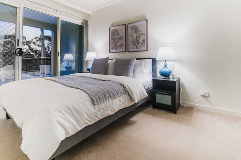 Absolute Riverfront One Bedroom Apartment - Accommodation Bookings 7