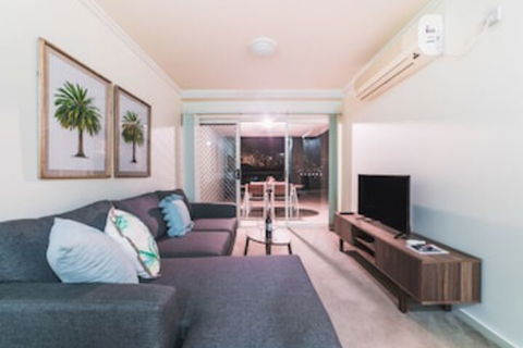 Absolute Riverfront One Bedroom Apartment - Accommodation Bookings 0