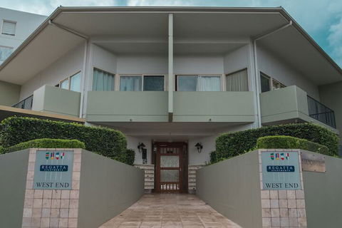 Absolute Riverfront One Bedroom Apartment - Accommodation Bookings 1