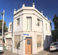 Spacious 3 Bedroom Terrace in Newtown - Accommodation Bookings