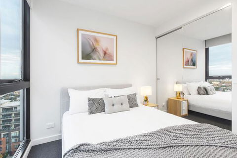 Ocean Views St Kilda Apartment By Ready Set Host - Accommodation Bookings 6