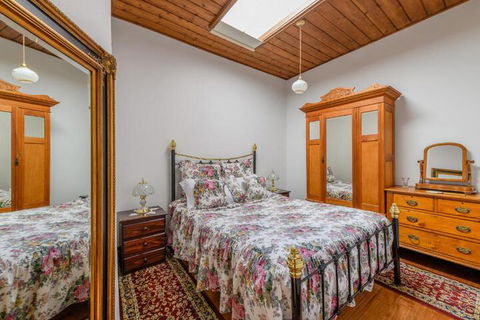 Sargeants & Armoury Cottages 1823 - Accommodation Bookings 7