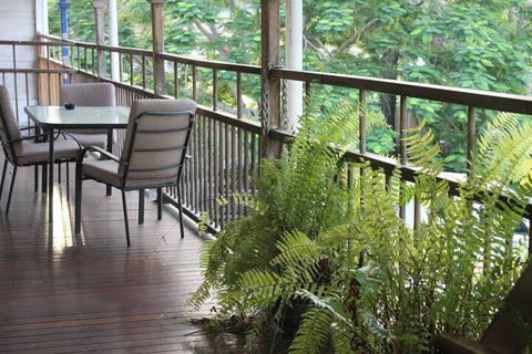 Carlon's Hotel - Accommodation Bookings 5