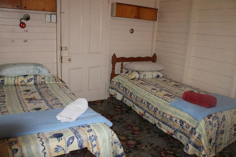 Carlon's Hotel - Accommodation Bookings 3