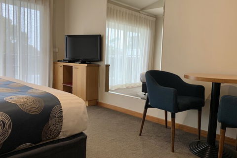 Eugenies Luxury Accommodation - Accommodation Bookings 6