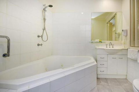 Aqualuna Beach Resort Unit 25 - Accommodation Bookings 3