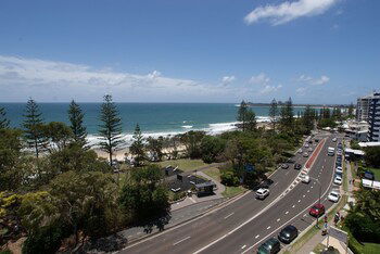 Breeze Apartment 801 - Accommodation Bookings 4