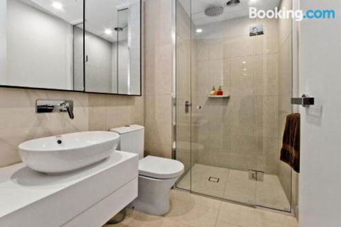 Along Melbournes Magic Boulevard - Accommodation Bookings 7