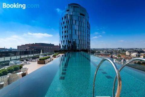Along Melbournes Magic Boulevard - Accommodation Bookings 0