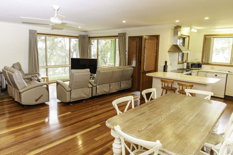 Highland View - Accommodation Bookings 6
