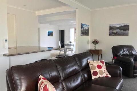 Seaside Retreat - Accommodation Bookings 6