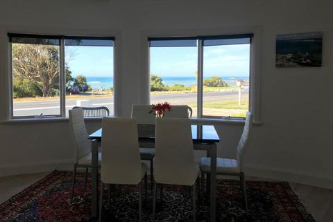 Seaside Retreat - Accommodation Bookings 5