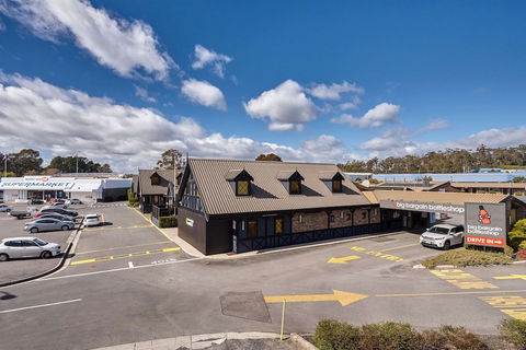 Olde Tudor Hotel - Accommodation Bookings 0