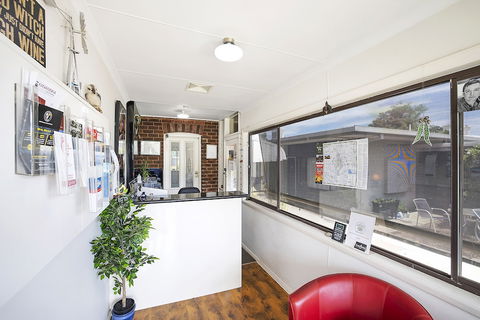 Hamilton Lakeside Motel - Accommodation Bookings 1
