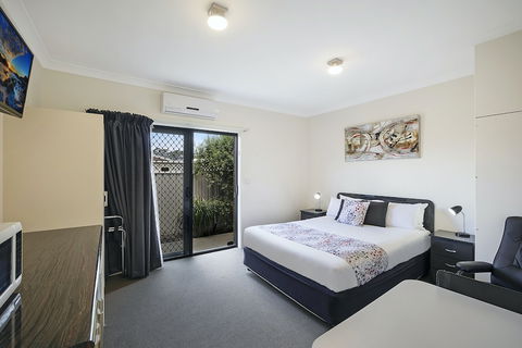 Hamilton Lakeside Motel - Accommodation Bookings 4