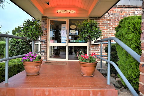 Grand Country Lodge Motel - Accommodation Bookings 0