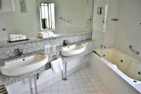 Grand Country Lodge Motel - Accommodation Bookings 6