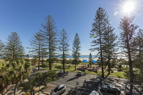 Oaks Gold Coast Calypso Plaza Suites - Accommodation Bookings 1
