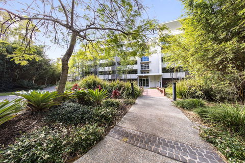 Oaks Brisbane Mews Suites - Accommodation Bookings 1