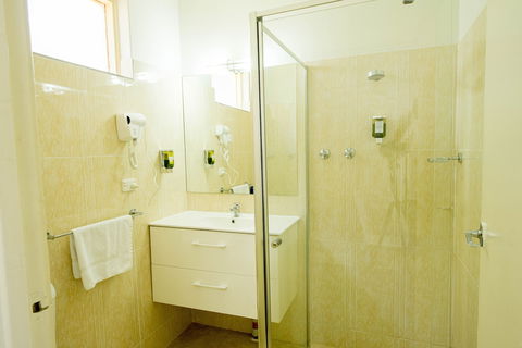 Jacksons Motor Inn - Accommodation Bookings 3