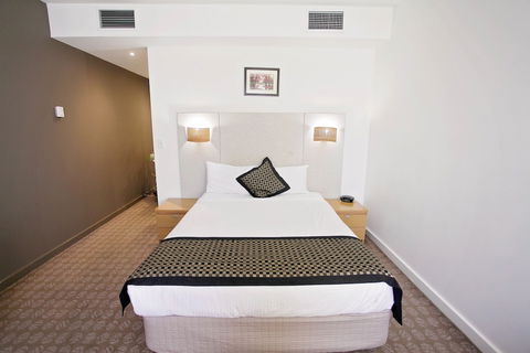 Golden Pebble Hotel - Accommodation Bookings 5