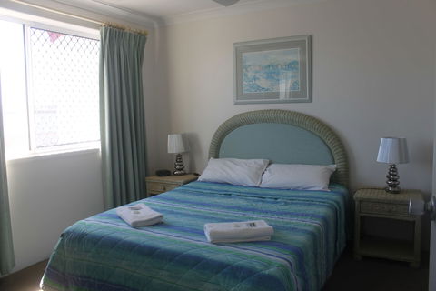 Burleigh Point Holiday Apartments - Accommodation Bookings 4
