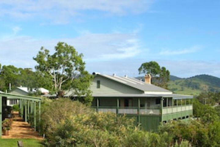 Theebine QLD Accommodation Bookings