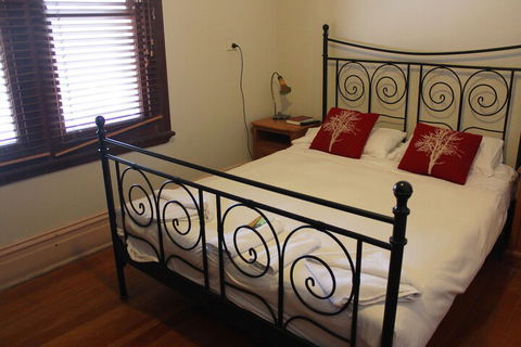 Burwood Bed And Breakfast - Accommodation Bookings 3