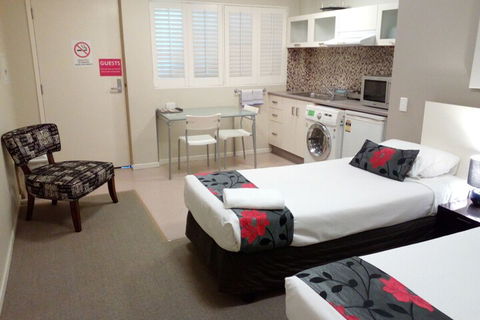 Brisbane Street Studios - Accommodation Bookings 5