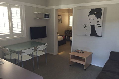 Brisbane Street Studios - Accommodation Bookings 4
