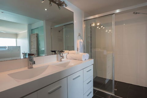 Pacific Plaza Apartments - Accommodation Bookings 6