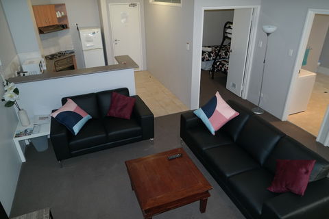 Duke's Apartments - Accommodation Bookings 4