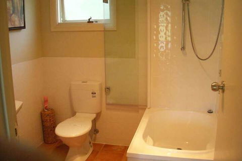 Clarendon Chalets - Accommodation Bookings 3