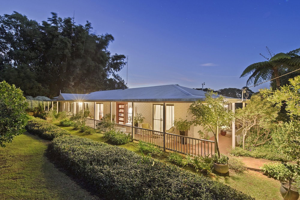 Mapleton QLD Accommodation Bookings