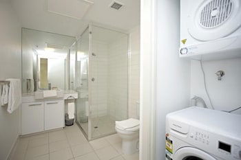 Astra Apartments - Docklands - Accommodation Bookings 1