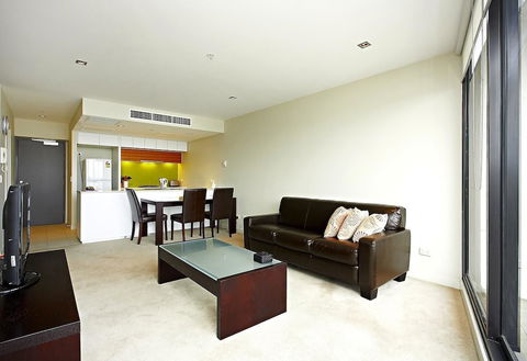 Astra Apartments - Docklands - Accommodation Bookings 4