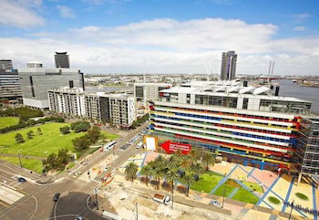 Astra Apartments - Docklands - Accommodation Bookings 0