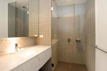 Astra Apartments - St Kilda Rd - Accommodation Bookings 3