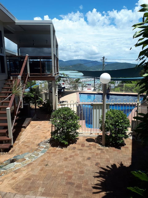 Airlie Apartments - Accommodation Bookings 2