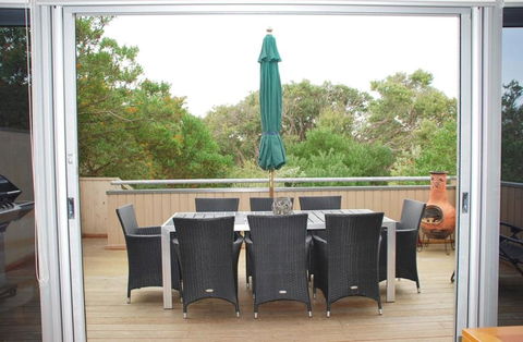 STYLISH HOLIDAY HOME OPPOSITE SURF - Accommodation Bookings 1