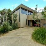 STYLISH HOLIDAY HOME OPPOSITE SURF - Accommodation Bookings 0